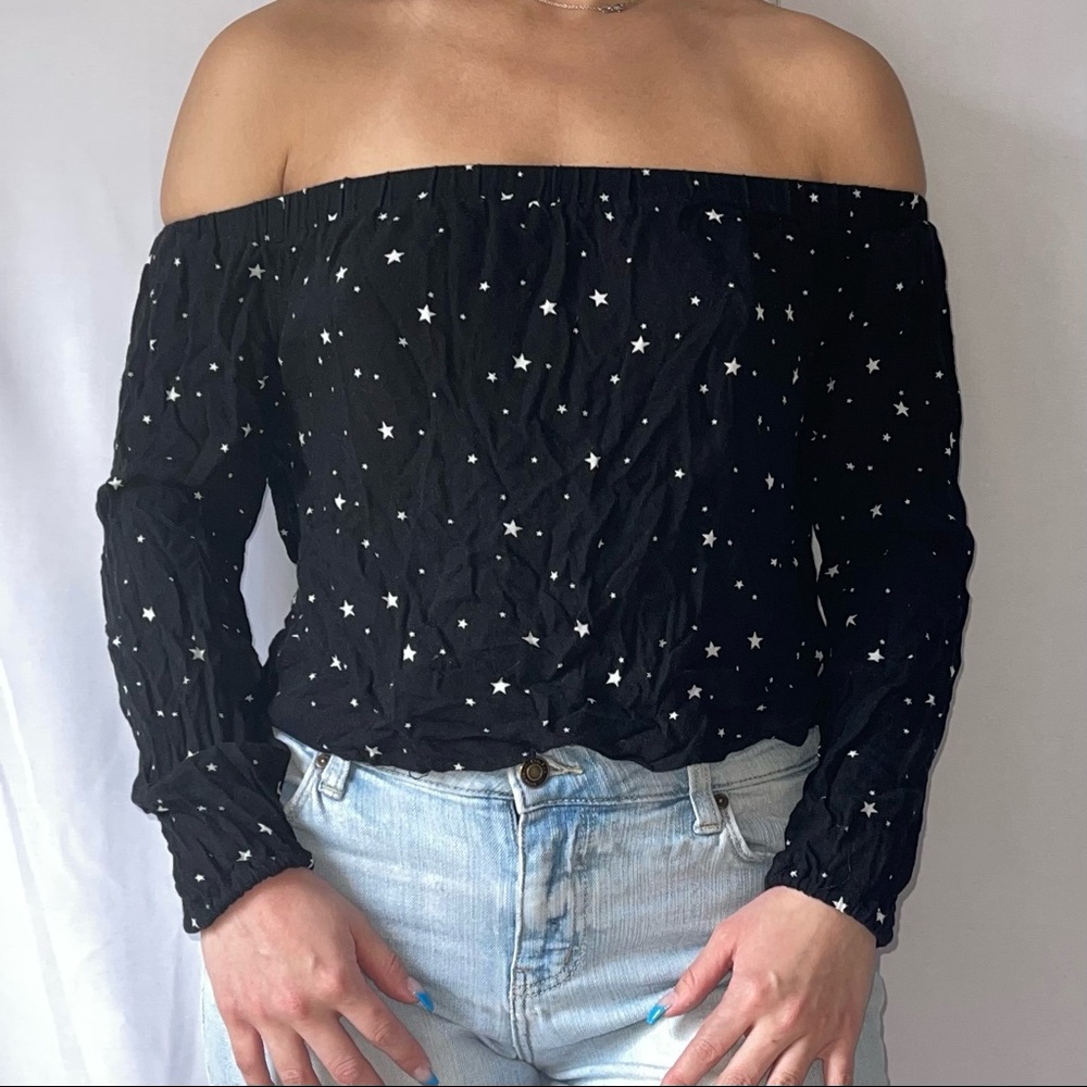 Off the shoulder Kendall & Kylie star pattered shirt